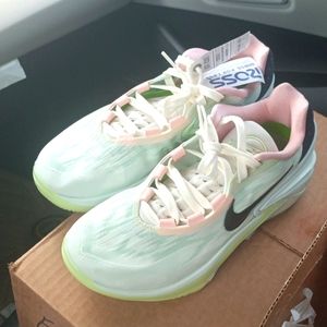 Nike gt cut 2 barely green